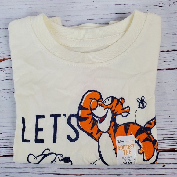 🔴 Disney Winnie Pooh LS Crew Neck Softest Tee Infant Boy 24M Cream Explore NWT - Picture 1 of 8
